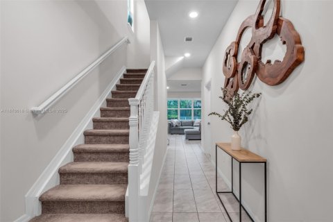 Купить таунхаус в Холливуд, Флорида 3 спальни, 164.34м2, № 1980855 - фото 2