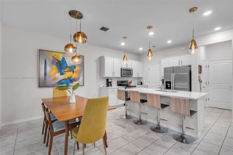 Купить таунхаус в Холливуд, Флорида 3 спальни, 164.34м2, № 1980855 - фото 8