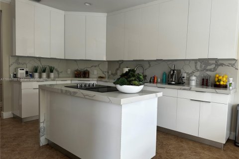 Купить виллу или дом в Майами, Флорида 4 спальни, 260.59м2, № 1896935 - фото 11