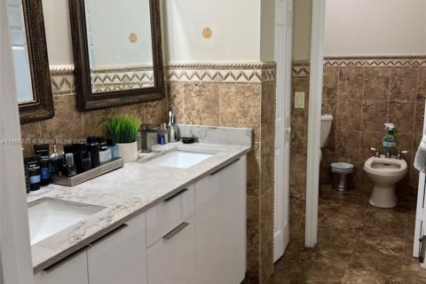 Купить виллу или дом в Майами, Флорида 4 спальни, 260.59м2, № 1896935 - фото 21