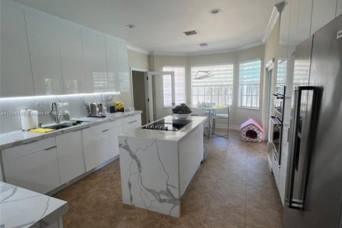 Купить виллу или дом в Майами, Флорида 4 спальни, 260.59м2, № 1896935 - фото 14