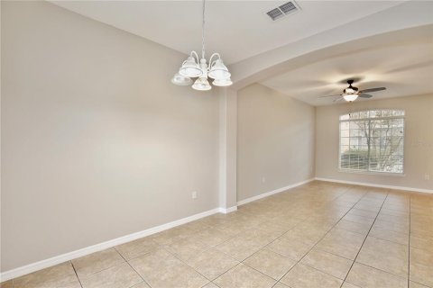 Touwnhouse à louer à Orlando, Floride: 3 chambres, 163.23 m2 № 2383649 - photo 6