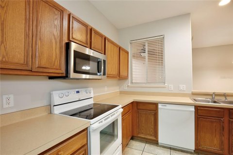 Touwnhouse à louer à Orlando, Floride: 3 chambres, 163.23 m2 № 2383649 - photo 8
