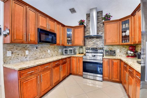 House in Boca Raton, Florida 3 bedrooms, 178.74 sq.m. № 2409432 - photo 17
