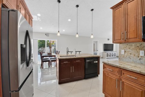 House in Boca Raton, Florida 3 bedrooms, 178.74 sq.m. № 2409432 - photo 19
