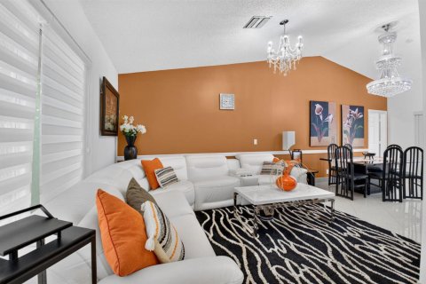 House in Boca Raton, Florida 3 bedrooms, 178.74 sq.m. № 2409432 - photo 8