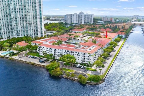 Condo in Aventura, Florida, 2 bedrooms  № 1865724 - photo 27