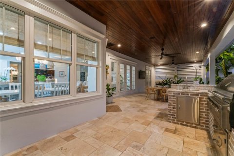 House in Tampa, Florida 7 bedrooms, 536.05 sq.m. № 1879051 - photo 26