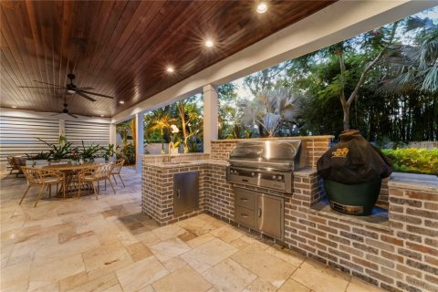House in Tampa, Florida 7 bedrooms, 536.05 sq.m. № 1879051 - photo 27
