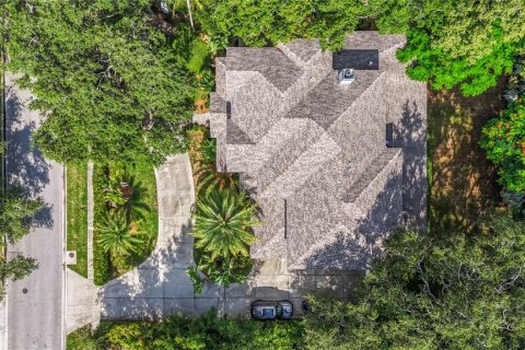 House in Tampa, Florida 7 bedrooms, 536.05 sq.m. № 1879051 - photo 16