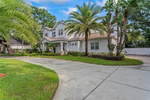 House in Tampa, Florida 7 bedrooms, 536.05 sq.m. № 1879051 - photo 12