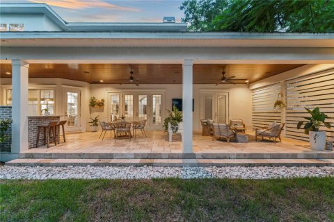 House in Tampa, Florida 7 bedrooms, 536.05 sq.m. № 1879051 - photo 10