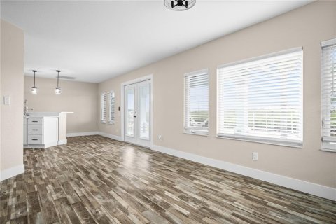 House in New Port Richey, Florida 3 bedrooms, 293.29 sq.m. № 1903873 - photo 27