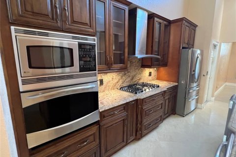 Casa en venta en Tampa, Florida, 4 dormitorios, 219.9 m2 № 1680048 - foto 10