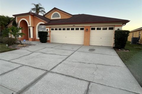 Casa en venta en Tampa, Florida, 4 dormitorios, 219.9 m2 № 1680048 - foto 1
