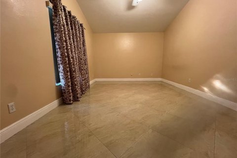 Casa en venta en Tampa, Florida, 4 dormitorios, 219.9 m2 № 1680048 - foto 19