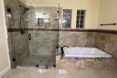 Casa en venta en Tampa, Florida, 4 dormitorios, 219.9 m2 № 1680048 - foto 25
