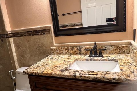 Casa en venta en Tampa, Florida, 4 dormitorios, 219.9 m2 № 1680048 - foto 20