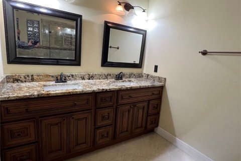Casa en venta en Tampa, Florida, 4 dormitorios, 219.9 m2 № 1680048 - foto 24