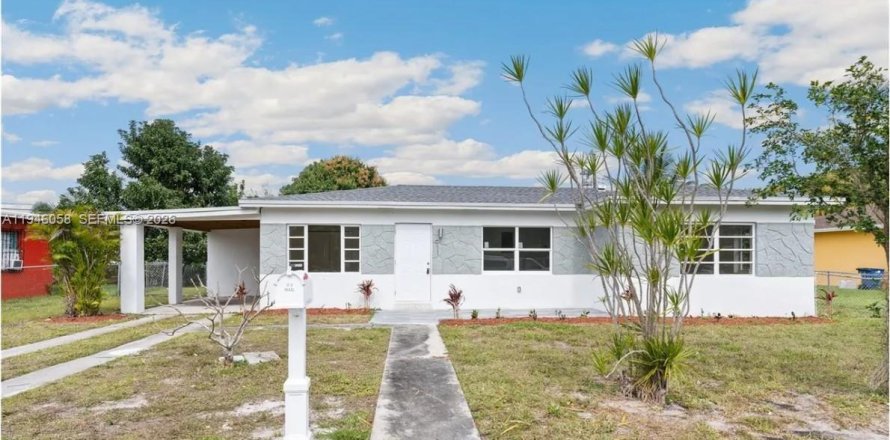 Casa en Miami, Florida 3 dormitorios, 126.44 m2 № 2002320