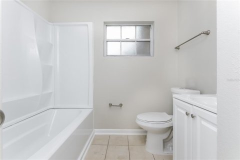 House in Tampa, Florida 3 bedrooms, 106.09 sq.m. № 1905032 - photo 14