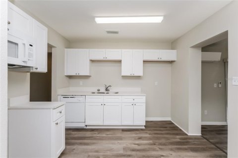 House in Tampa, Florida 3 bedrooms, 106.09 sq.m. № 1905032 - photo 6