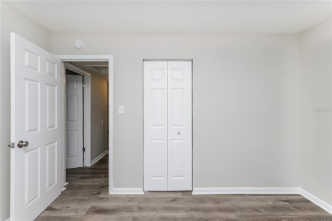 House in Tampa, Florida 3 bedrooms, 106.09 sq.m. № 1905032 - photo 11