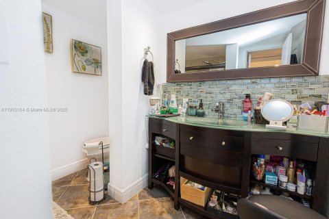 Copropriété à vendre à Pompano Beach, Floride: 1 chambre, 78.97 m2 № 1967404 - photo 24