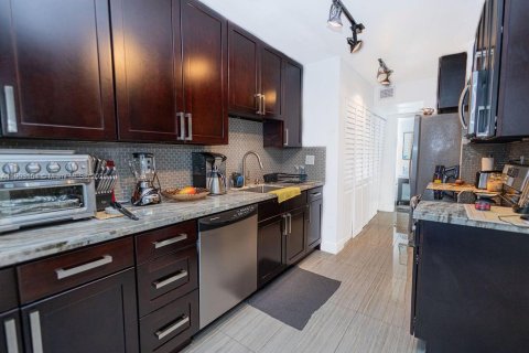 Copropriété à vendre à Pompano Beach, Floride: 1 chambre, 78.97 m2 № 1967404 - photo 15