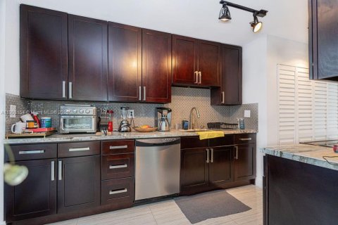 Copropriété à vendre à Pompano Beach, Floride: 1 chambre, 78.97 m2 № 1967404 - photo 14