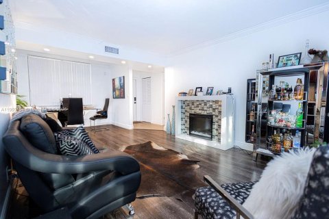 Copropriété à vendre à Pompano Beach, Floride: 1 chambre, 78.97 m2 № 1967404 - photo 13