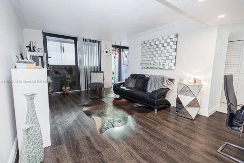 Copropriété à vendre à Pompano Beach, Floride: 1 chambre, 78.97 m2 № 1967404 - photo 6