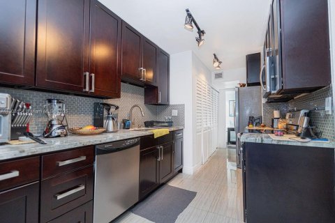 Copropriété à vendre à Pompano Beach, Floride: 1 chambre, 78.97 m2 № 1967404 - photo 17