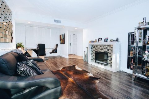 Copropriété à vendre à Pompano Beach, Floride: 1 chambre, 78.97 m2 № 1967404 - photo 11