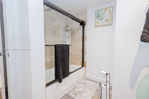 Copropriété à vendre à Pompano Beach, Floride: 1 chambre, 78.97 m2 № 1967404 - photo 28