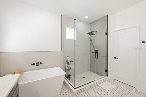 House in Orlando, Florida 5 bedrooms, 338.26 sq.m. № 2206781 - photo 22