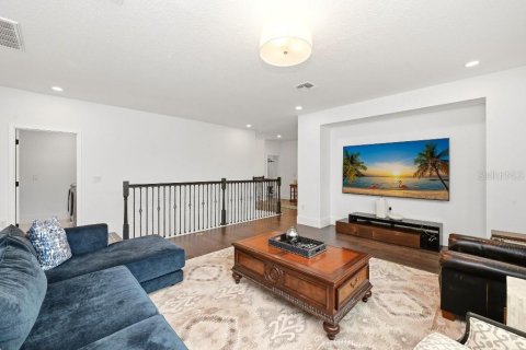 House in Orlando, Florida 5 bedrooms, 338.26 sq.m. № 2206781 - photo 19
