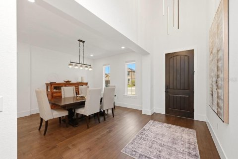 House in Orlando, Florida 5 bedrooms, 338.26 sq.m. № 2206781 - photo 4