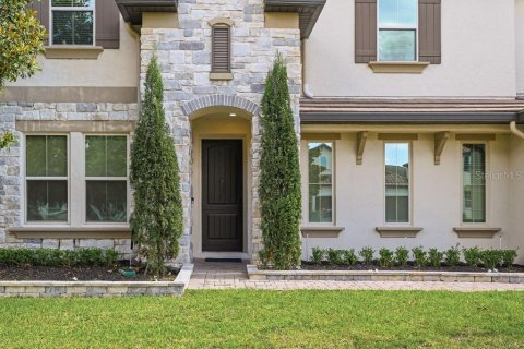 House in Orlando, Florida 5 bedrooms, 338.26 sq.m. № 2206781 - photo 2