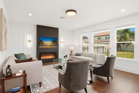 House in Orlando, Florida 5 bedrooms, 338.26 sq.m. № 2206781 - photo 12