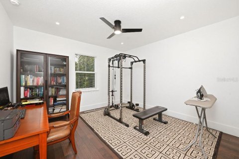 House in Orlando, Florida 5 bedrooms, 338.26 sq.m. № 2206781 - photo 24