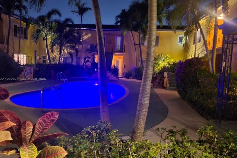 Condominio en alquiler en Fort Lauderdale, Florida, 2 dormitorios, 102.19 m2 № 2064287 - foto 4