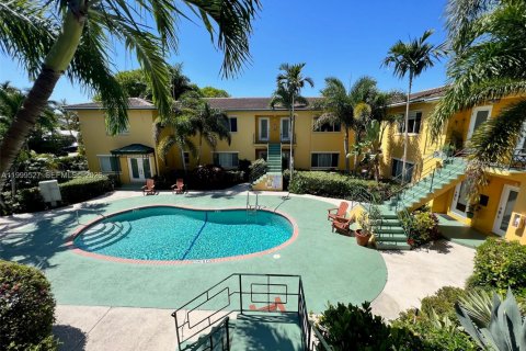 Condominio en alquiler en Fort Lauderdale, Florida, 2 dormitorios, 102.19 m2 № 2064287 - foto 12