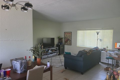 Condominio en alquiler en Fort Lauderdale, Florida, 2 dormitorios, 102.19 m2 № 2064287 - foto 10