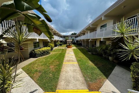 Condo in Saint Petersburg, Florida, 2 bedrooms № 2219610