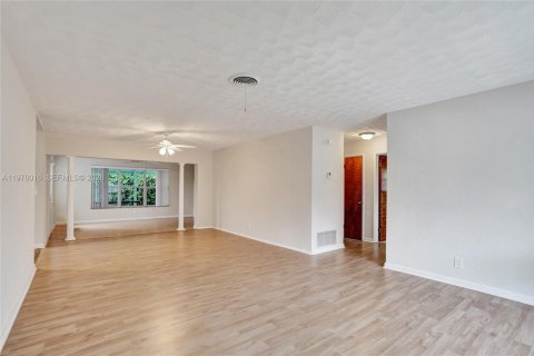 Casa en venta en Dania Beach, Florida, 3 dormitorios, 149.85 m2 № 2040254 - foto 4