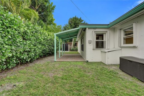 Casa en venta en Dania Beach, Florida, 3 dormitorios, 149.85 m2 № 2040254 - foto 19