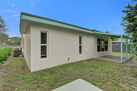 Casa en venta en Dania Beach, Florida, 3 dormitorios, 149.85 m2 № 2040254 - foto 22