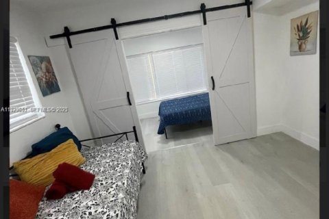 House in Miami, Florida 3 bedrooms, 102.84 sq.m. № 2076890 - photo 15
