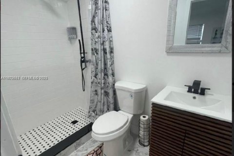 House in Miami, Florida 3 bedrooms, 102.84 sq.m. № 2076890 - photo 11